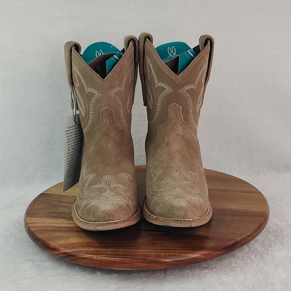 Lane Saratoga Bootie Womens Latte Roughout Leather Western Short Snip Toe  NWT - Picture 2 of 9